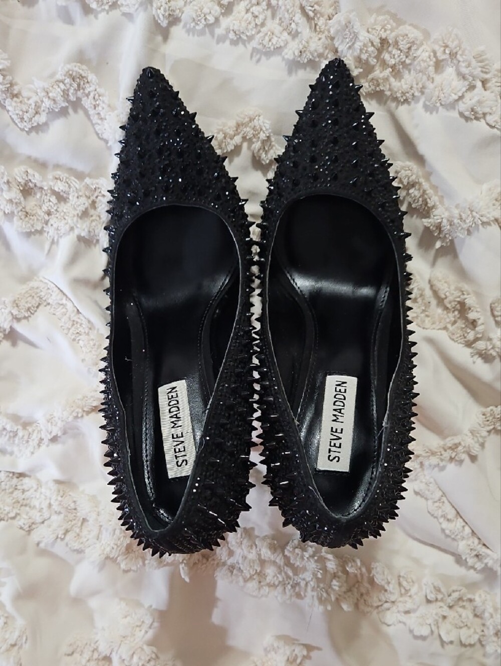 Steve Madden Black Spiked Pointed Pump - Picture 6 of 8